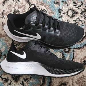 Nike zoom Pegasus 37 running shoes
